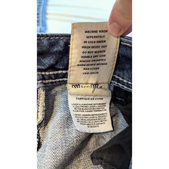 Miss Me Denim Jeans Womens Size 31 Mid Rise Easy Crop Embroidered Buckle Exclusi - Picture 5 of 7
